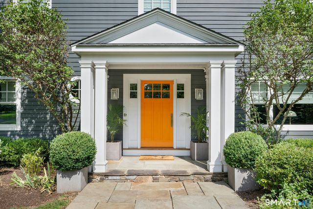 129 Emery Drive East, Stamford, CT 06902