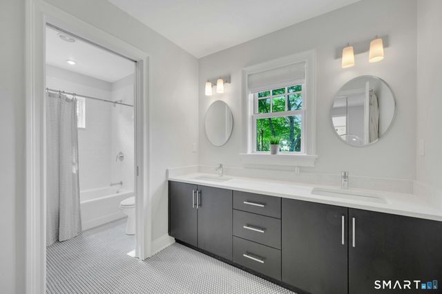 129 Emery Drive East, Stamford, CT 06902