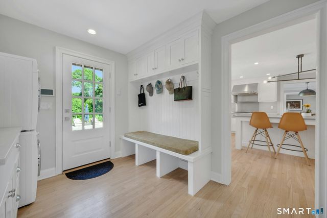 129 Emery Drive East, Stamford, CT 06902