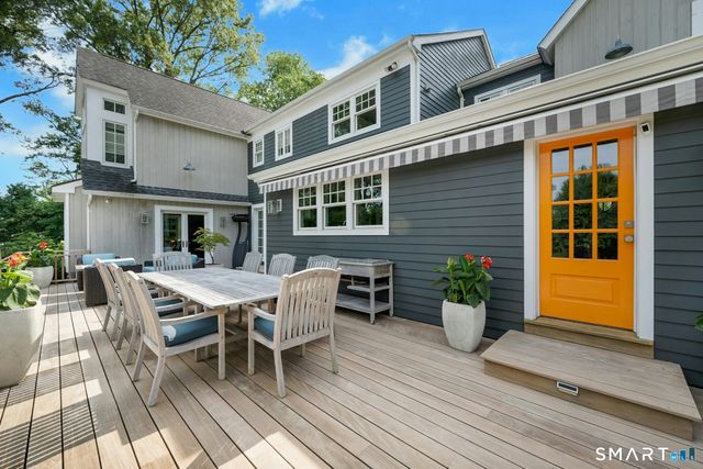 129 Emery Drive East, Stamford, CT 06902
