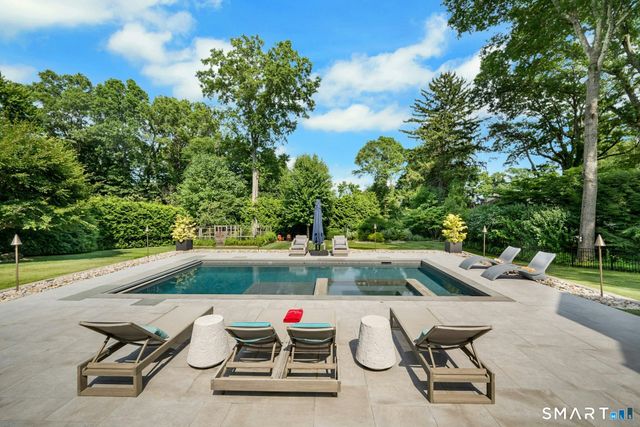 129 Emery Drive East, Stamford, CT 06902