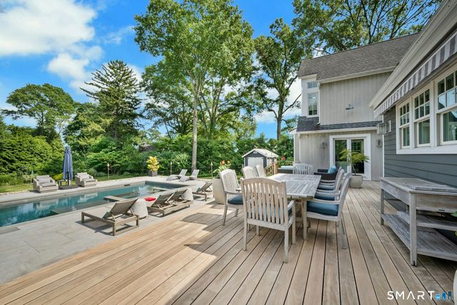 129 Emery Drive East, Stamford, CT 06902