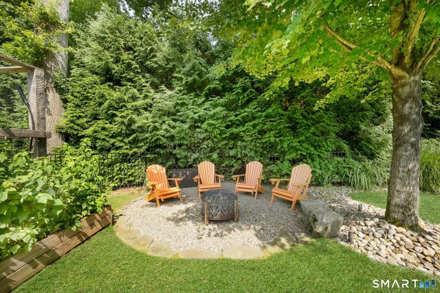 129 Emery Drive East, Stamford, CT 06902