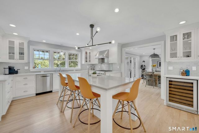 129 Emery Drive East, Stamford, CT 06902