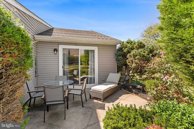4 TALLWOOD CT, Columbus, NJ 08022