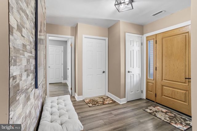 4 TALLWOOD CT, Columbus, NJ 08022