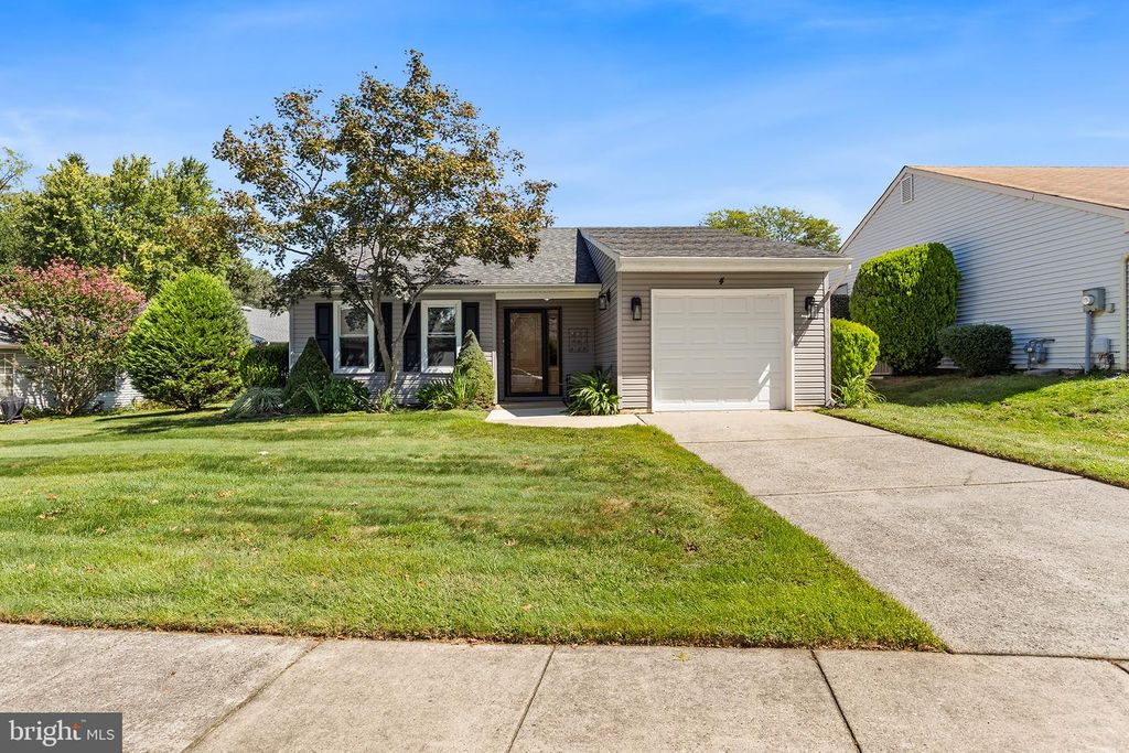 4 TALLWOOD CT, Columbus, NJ 08022