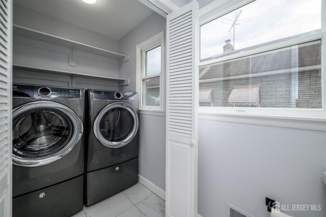 998 Woodmere Drive, Aberdeen, NJ 07735