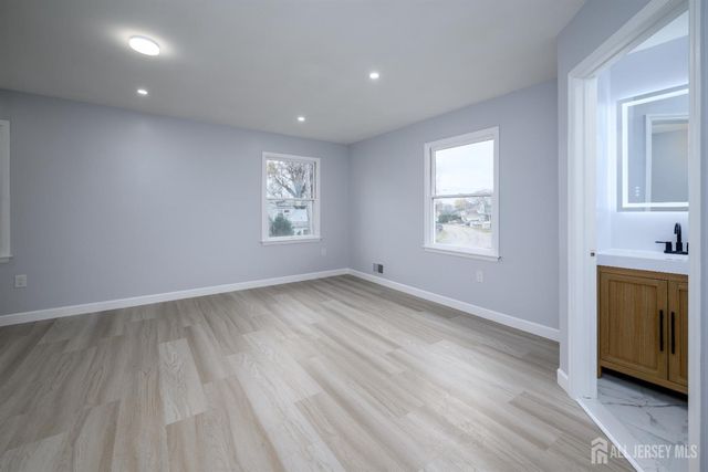 998 Woodmere Drive, Aberdeen, NJ 07735