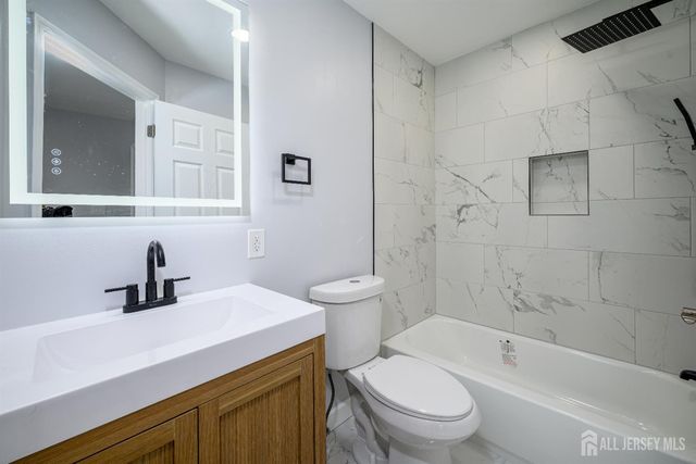 998 Woodmere Drive, Aberdeen, NJ 07735