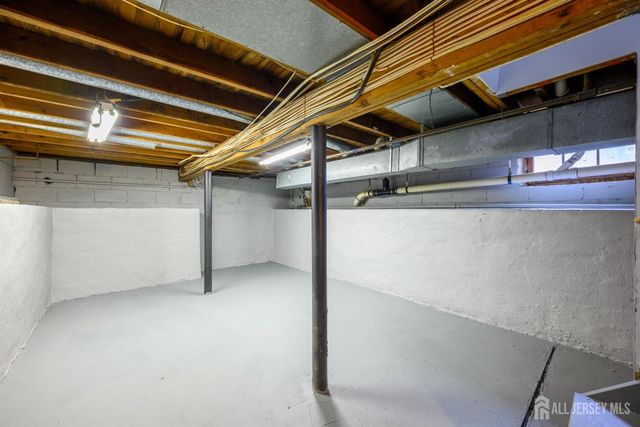 998 Woodmere Drive, Aberdeen, NJ 07735