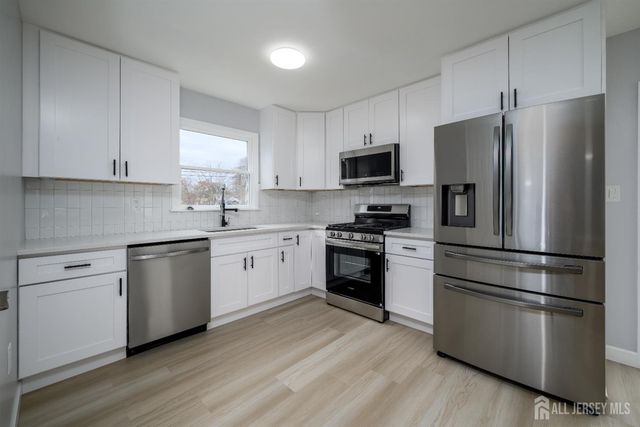 998 Woodmere Drive, Aberdeen, NJ 07735