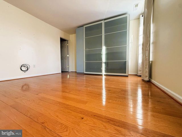 35 SPRINGDALE DR, Gloucester City, NJ 08030