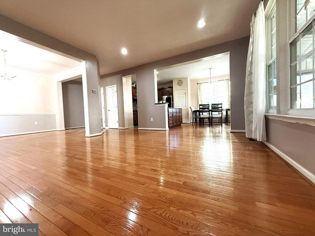 35 SPRINGDALE DR, Gloucester City, NJ 08030