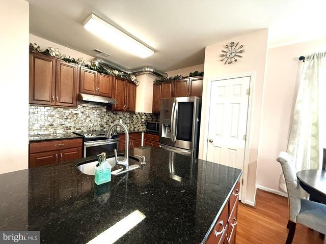 35 SPRINGDALE DR, Gloucester City, NJ 08030