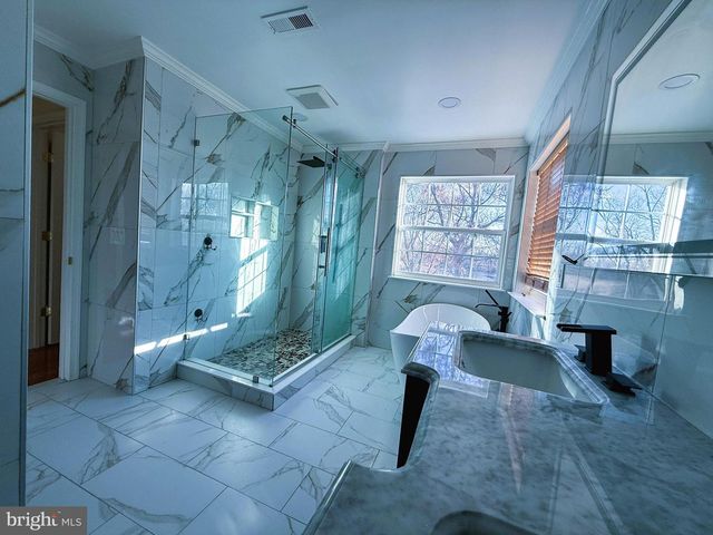 35 SPRINGDALE DR, Gloucester City, NJ 08030