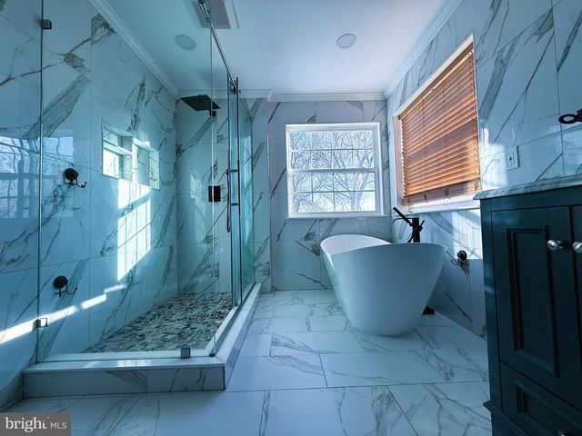 35 SPRINGDALE DR, Gloucester City, NJ 08030