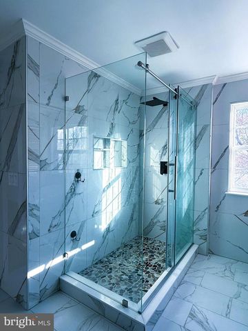 35 SPRINGDALE DR, Gloucester City, NJ 08030