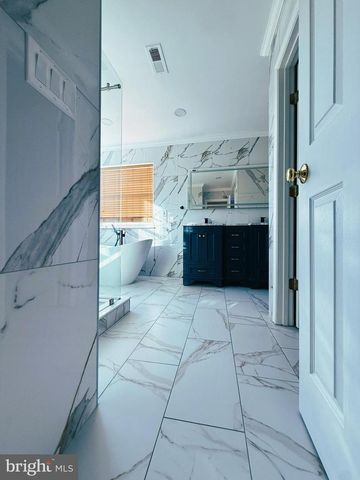 35 SPRINGDALE DR, Gloucester City, NJ 08030