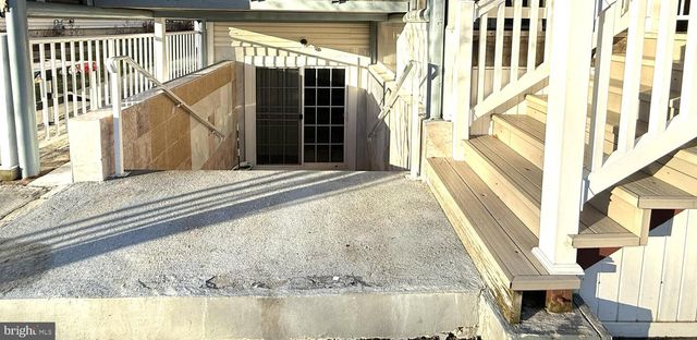 35 SPRINGDALE DR, Gloucester City, NJ 08030