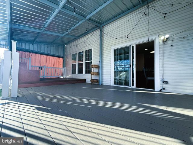 35 SPRINGDALE DR, Gloucester City, NJ 08030