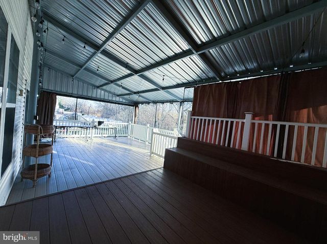 35 SPRINGDALE DR, Gloucester City, NJ 08030