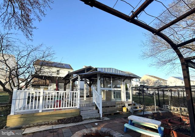 35 SPRINGDALE DR, Gloucester City, NJ 08030