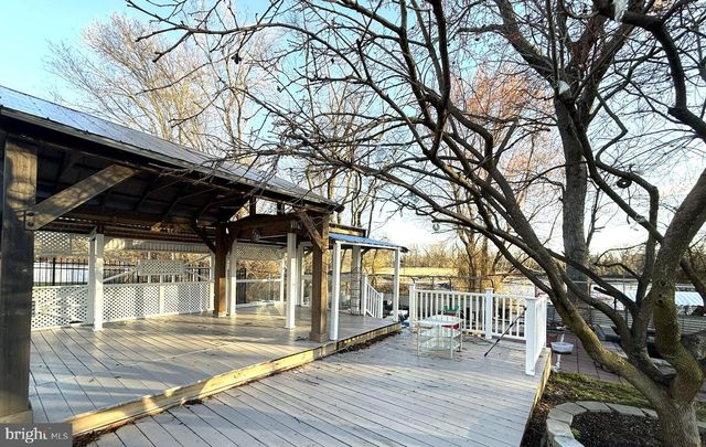 35 SPRINGDALE DR, Gloucester City, NJ 08030