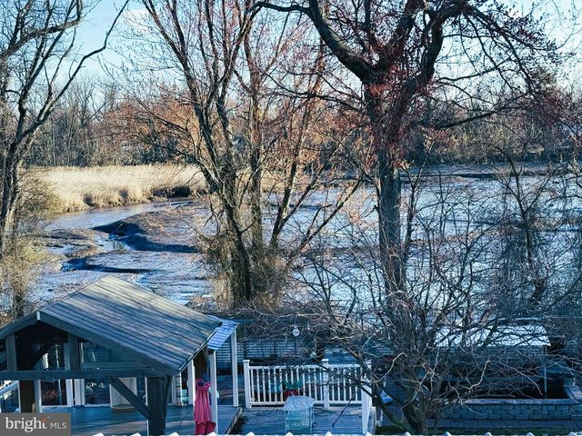 35 SPRINGDALE DR, Gloucester City, NJ 08030