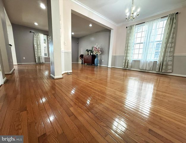 35 SPRINGDALE DR, Gloucester City, NJ 08030