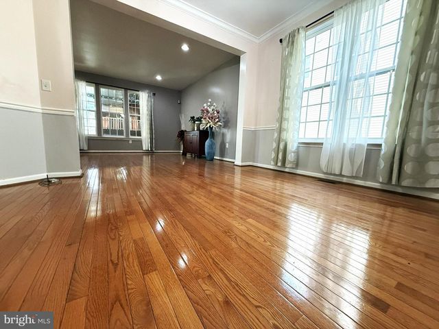 35 SPRINGDALE DR, Gloucester City, NJ 08030