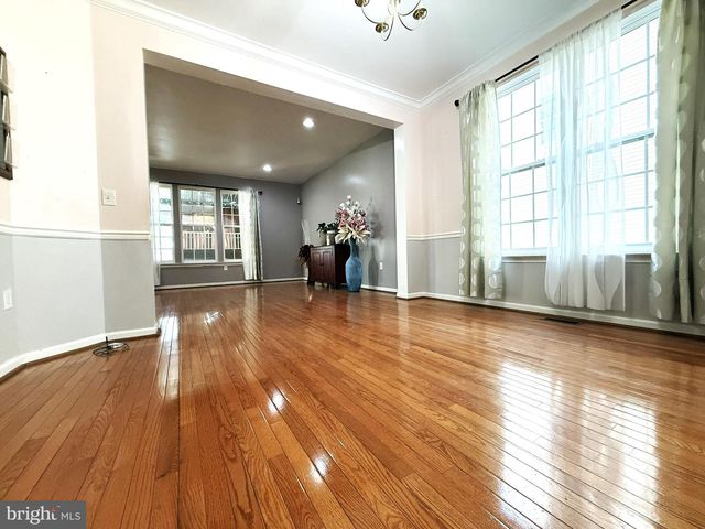 35 SPRINGDALE DR, Gloucester City, NJ 08030