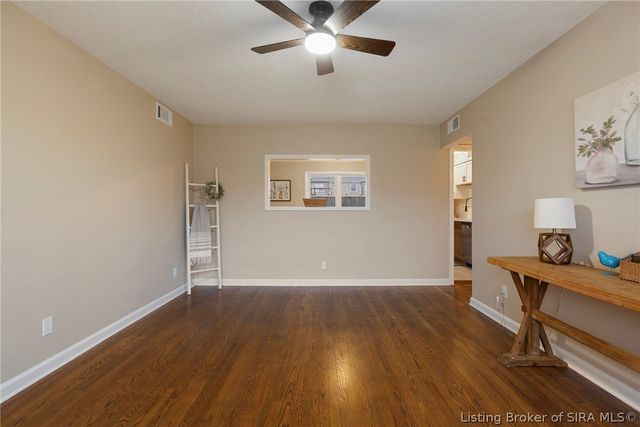 572 Eastside Avenue, Sellersburg, IN 47172