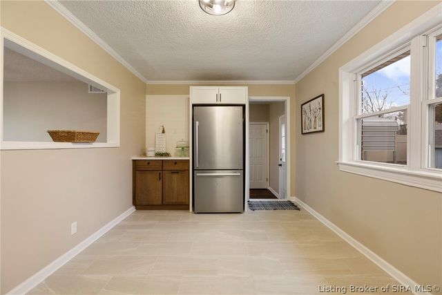 572 Eastside Avenue, Sellersburg, IN 47172