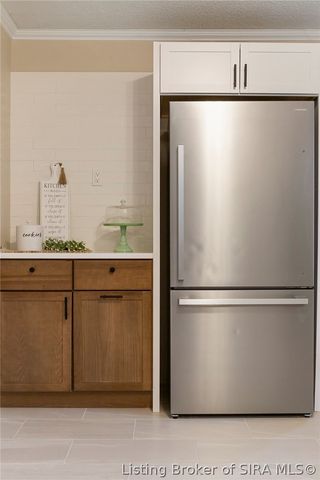 572 Eastside Avenue, Sellersburg, IN 47172