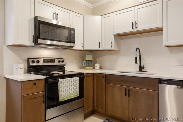 572 Eastside Avenue, Sellersburg, IN 47172