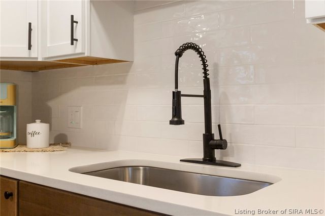 572 Eastside Avenue, Sellersburg, IN 47172