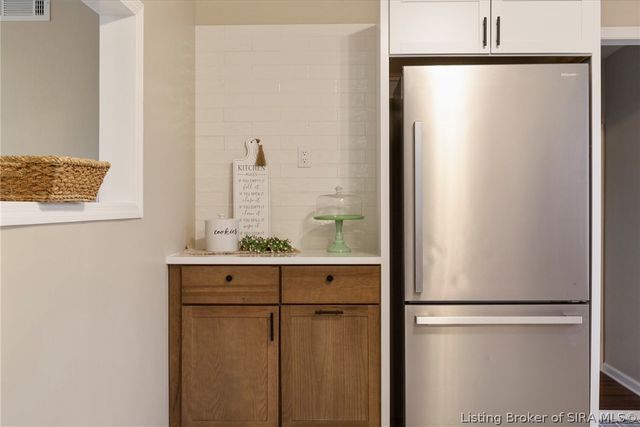 572 Eastside Avenue, Sellersburg, IN 47172