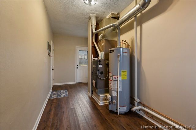 572 Eastside Avenue, Sellersburg, IN 47172