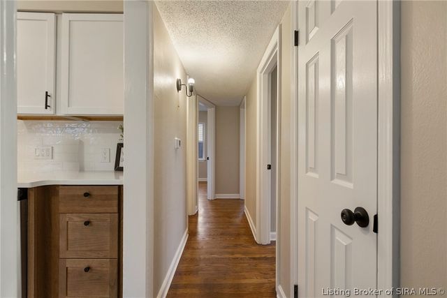 572 Eastside Avenue, Sellersburg, IN 47172