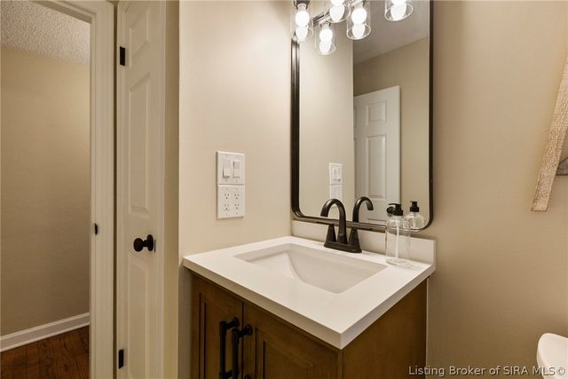 572 Eastside Avenue, Sellersburg, IN 47172