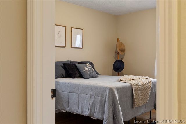 572 Eastside Avenue, Sellersburg, IN 47172