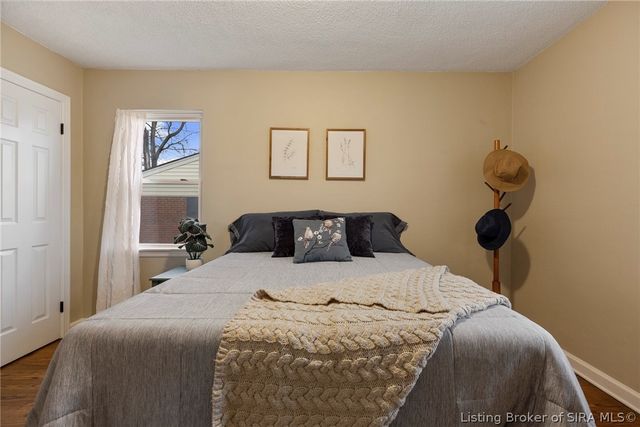 572 Eastside Avenue, Sellersburg, IN 47172