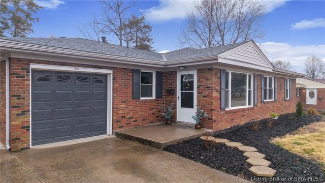 572 Eastside Avenue, Sellersburg, IN 47172