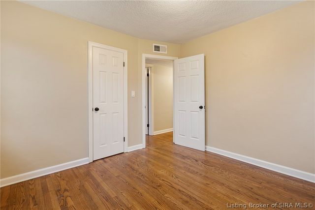 572 Eastside Avenue, Sellersburg, IN 47172