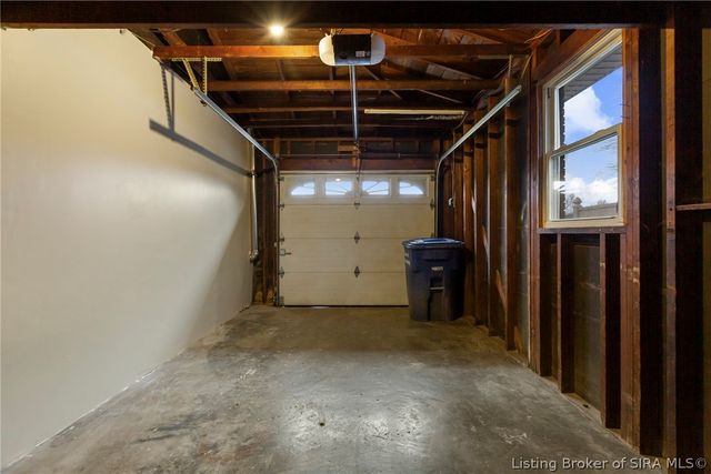 572 Eastside Avenue, Sellersburg, IN 47172