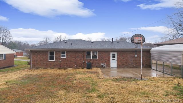 572 Eastside Avenue, Sellersburg, IN 47172