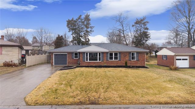 572 Eastside Avenue, Sellersburg, IN 47172