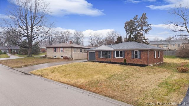 572 Eastside Avenue, Sellersburg, IN 47172