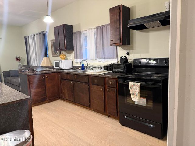 4301 Palmetto Street, Moss Point, MS 39563